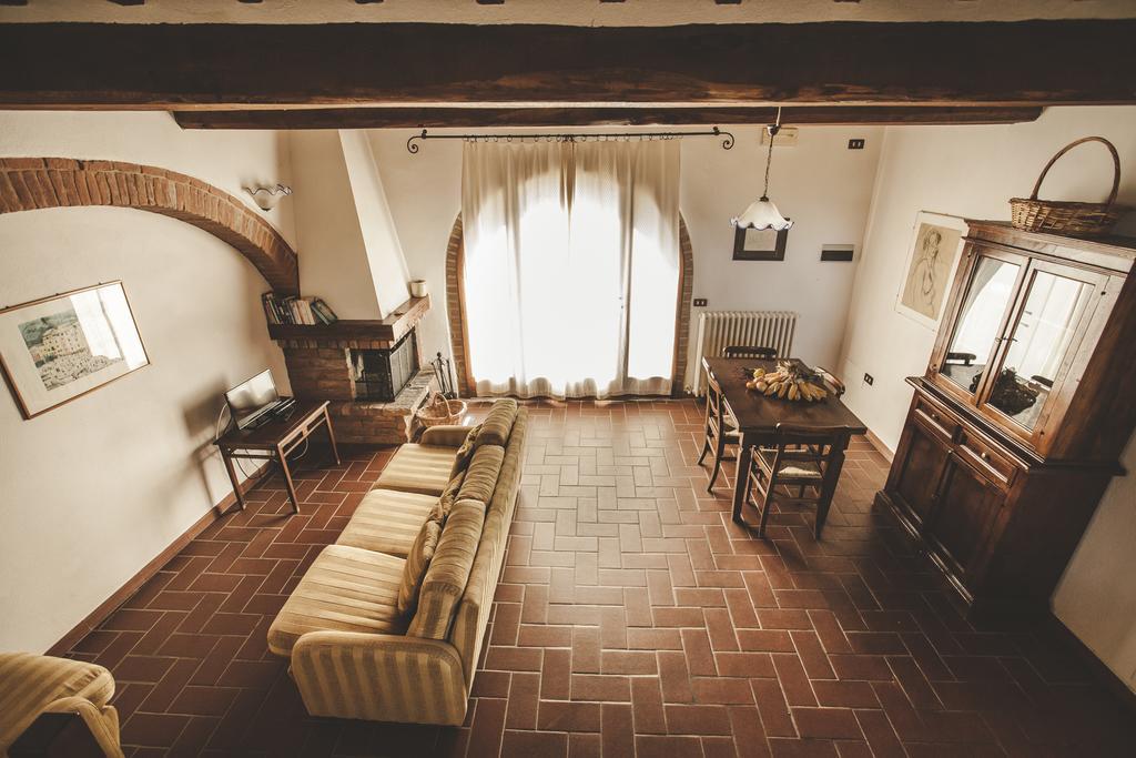 Agriturismo Zampugna Montefollonico Eksteriør billede